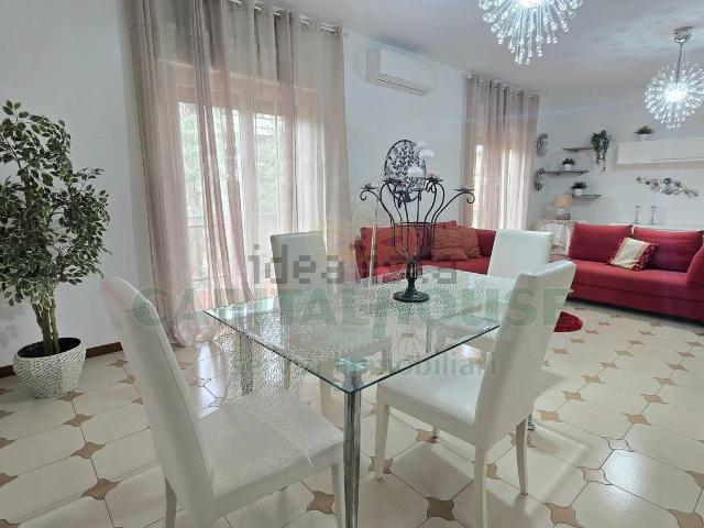 Appartamento in affitto di 160 m² in Via Perugia