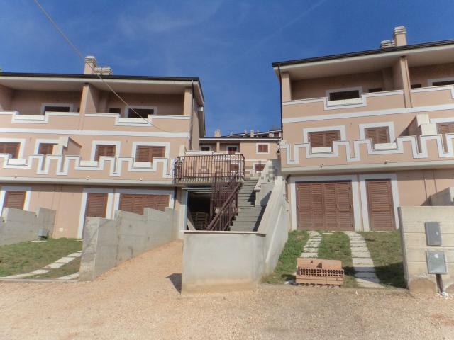 Appartamento in affitto di 160 m² in Via rocchette, 13