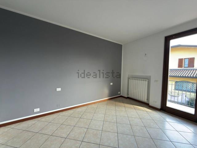 Appartamento in affitto di 160 m² in Via Ronco Basso