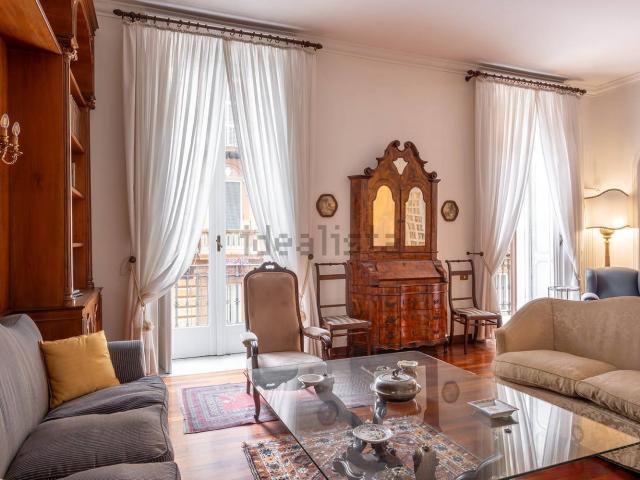 Appartamento in affitto di 160 m² in Via Rione Sirignano
