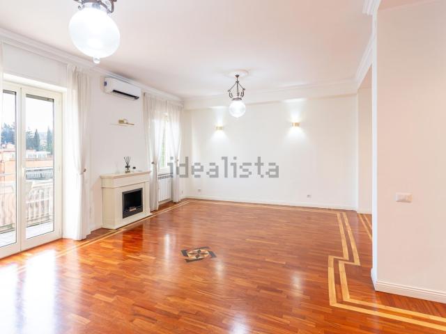 Appartamento in affitto di 160 m² in Corso di Francia, 189