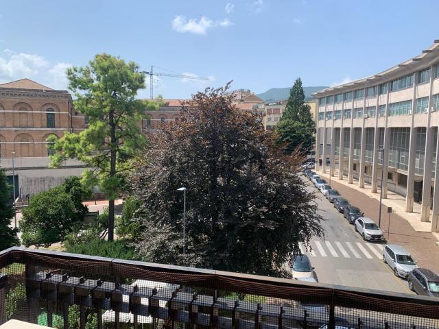 Appartamento in affitto di 160 m² in Piazza Alfredo de Marsico