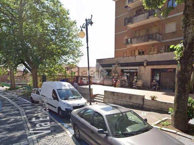 Appartamento in affitto di 162 m² in Via Ernesto Amatucci, 26
