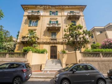 Appartamento in affitto di 162 m² in Via Pisa