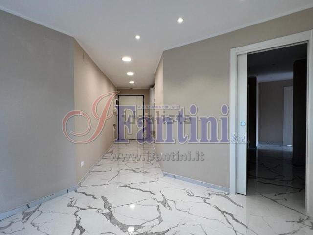Appartamento in affitto di 164 m² in Via Pompeo Scipione Dolfi, 4