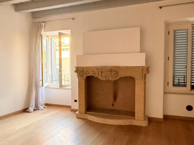 Appartamento in affitto di 165 m² in Piazza Duomo, 25