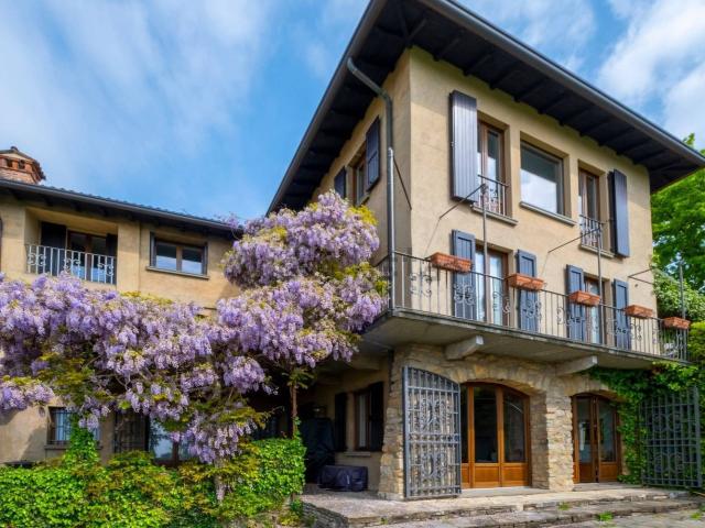 Appartamento in affitto di 169 m² in Borgo Canale, 52