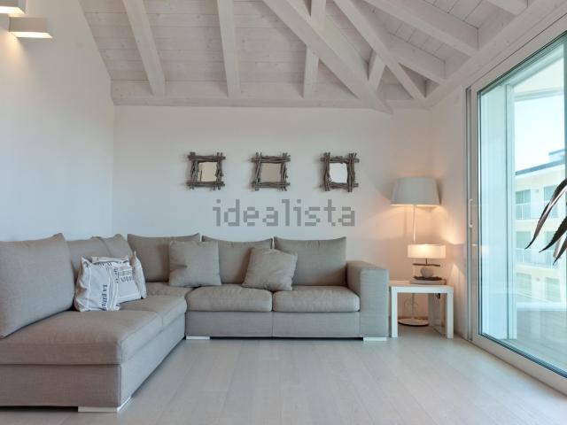 Appartamento in affitto di 170 m² in Traversa II, 25