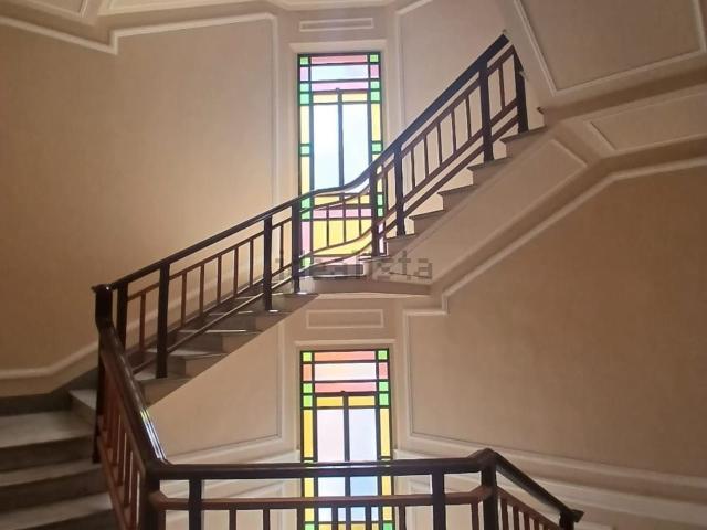 Appartamento in affitto di 170 m² in Via Cavour