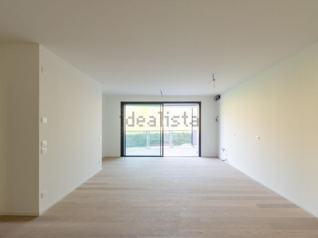 Appartamento in affitto di 170 m² in Via Cesare Battisti
