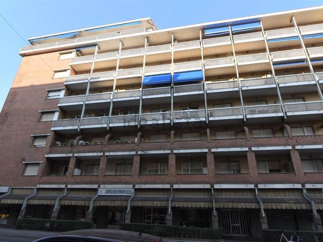 Appartamento in affitto di 170 m² in Via Genova, 125