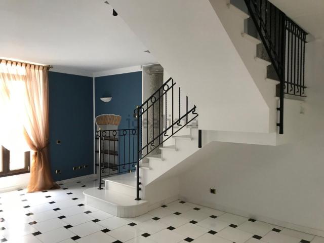 Appartamento in affitto di 170 m² in Via Donizetti Gaetano, 9