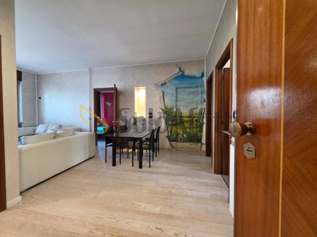 Appartamento in affitto di 170 m² in Via Magenta, 6