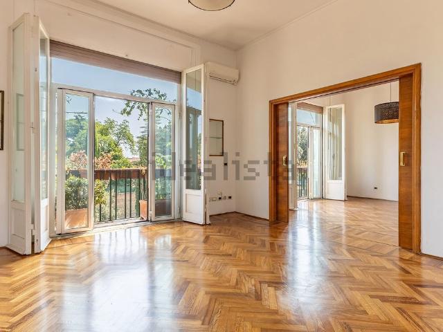 Appartamento in affitto di 170 m² in Via Sant&apos Alberto Magno