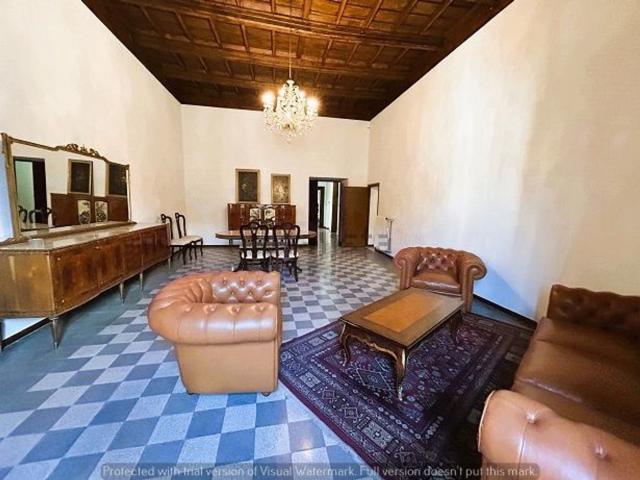 Appartamento in affitto di 170 m² in Via Santa Maria