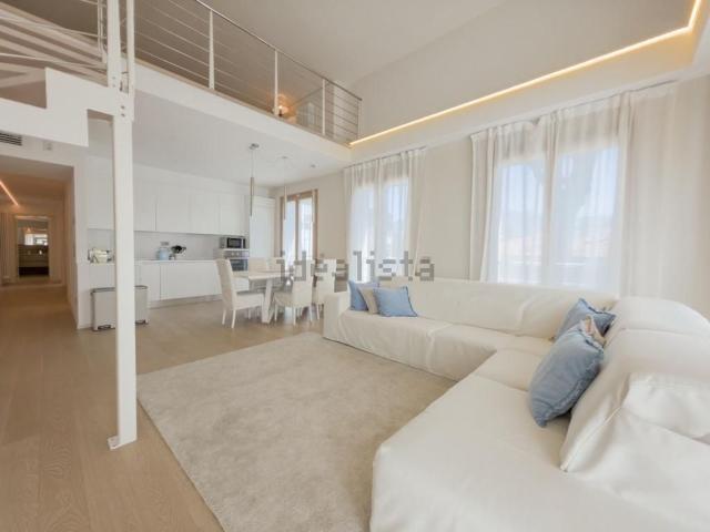 Appartamento in affitto di 170 m² in Via Padre Ignazio da Carrara, 12
