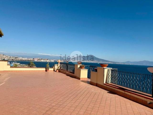 Appartamento in affitto di 170 m² in Via Parco Carelli, 44