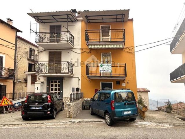 Appartamento in affitto di 170 m² in Via Roma, 114