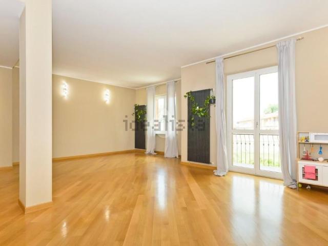 Appartamento in affitto di 170 m² in Via Umberto I, 21