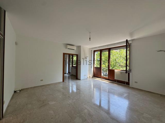 Appartamento in affitto di 170 m² in Viale Daniele Ranzoni