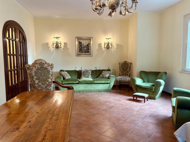 Appartamento in affitto di 170 m² in Viale Firenze