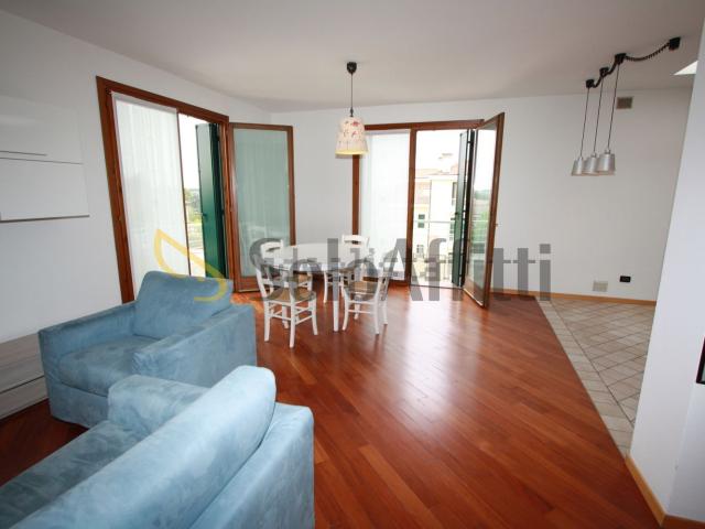 Appartamento in affitto di 170 m² in Piazza Aldo Moro