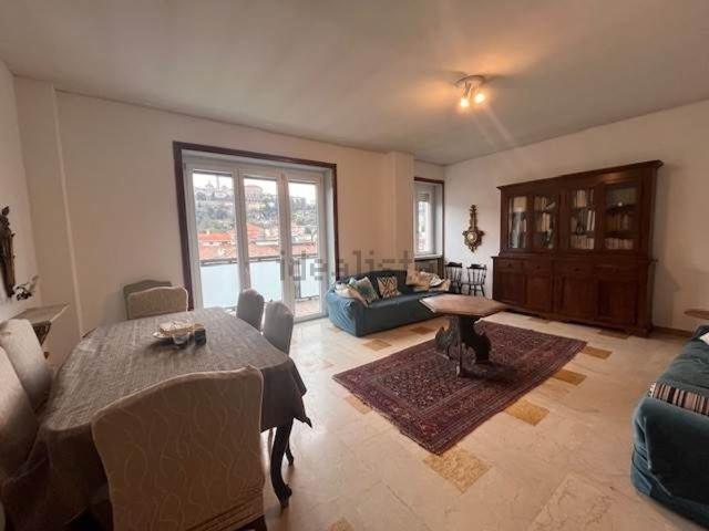 Appartamento in affitto di 172 m² in Via dello Statuto, 16
