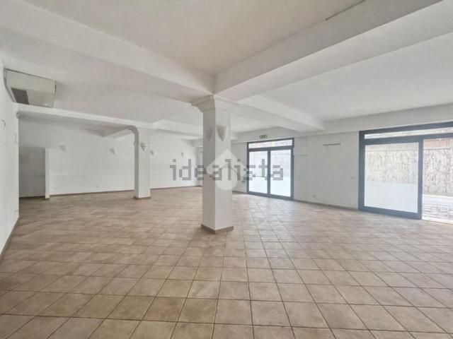 Appartamento in affitto di 172 m² in Via Protomartiri Francescani