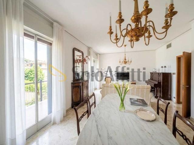 Appartamento in affitto di 173 m² in Via Antonio Baldissera