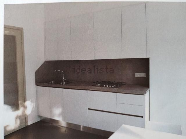 Appartamento in affitto di 174 m² in Via Carlo Rosselli
