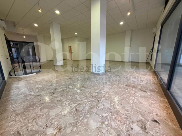 Appartamento in affitto di 174 m² in Piazza Repubblica, 2