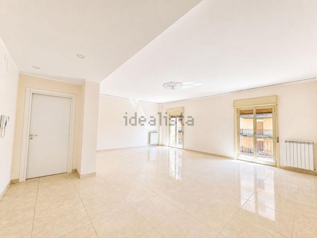 Appartamento in affitto di 175 m² in Via Tisia