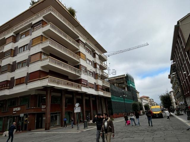Appartamento in affitto di 175 m² in Corso Vittorio Emanuele