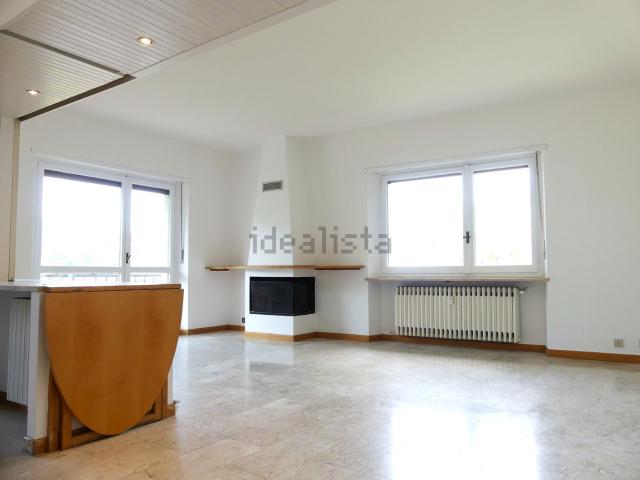 Appartamento in affitto di 175 m² in Strada Valpiana