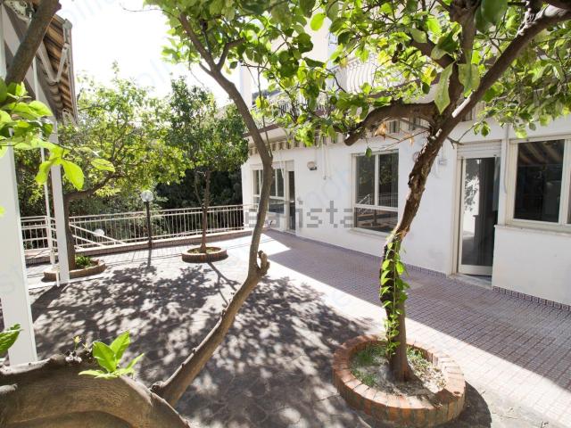 Appartamento in affitto di 176 m² in Via Santa Maria la Noce