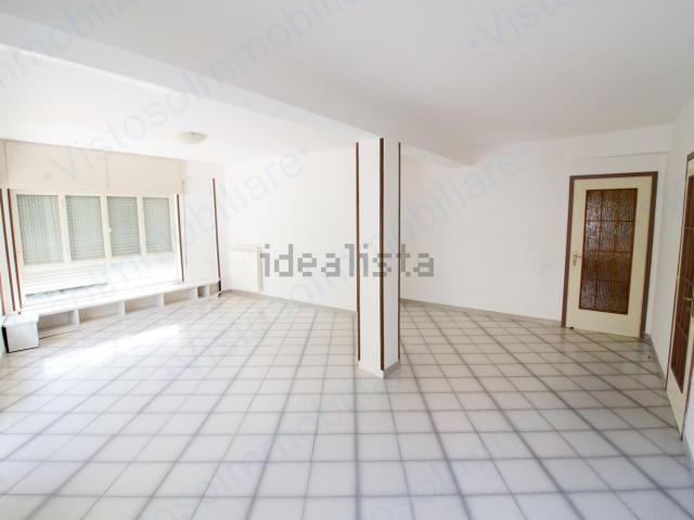 Appartamento in affitto di 176 m² in Via Santa Maria la Noce