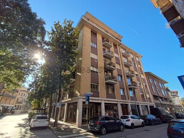 Appartamento in affitto di 177 m² in Via Cecilia Deganutti, 19