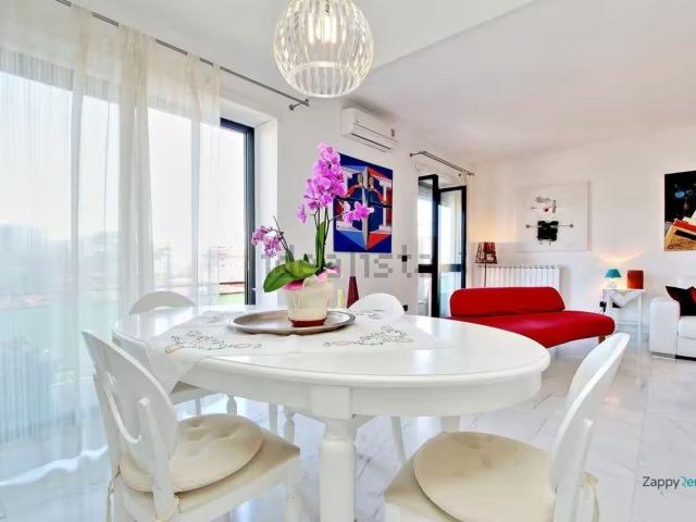 Appartamento in affitto di 180 m² in Via Caterina Fieschi, 11