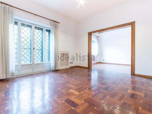Appartamento in affitto di 180 m² in Via Chiana