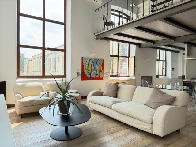 Appartamento in affitto di 180 m² in Via A. Pegoraro, 26