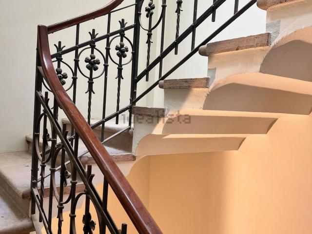 Appartamento in affitto di 180 m² in Via Altinate, 23