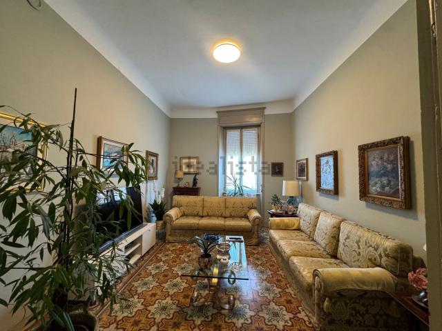 Appartamento in affitto di 180 m² in Via Armando Diaz, 9