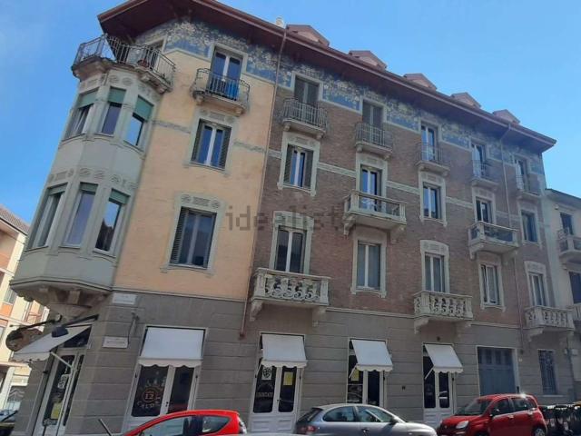 Appartamento in affitto di 180 m² in Via Buttigliera