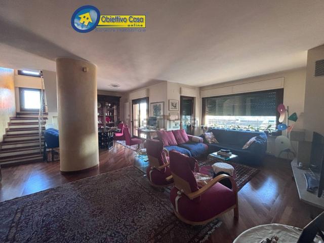 Appartamento in affitto di 180 m² in Via Giovanni Palatucci, 1