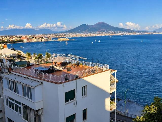 Appartamento in affitto di 180 m² in Via Francesco Petrarca, 175