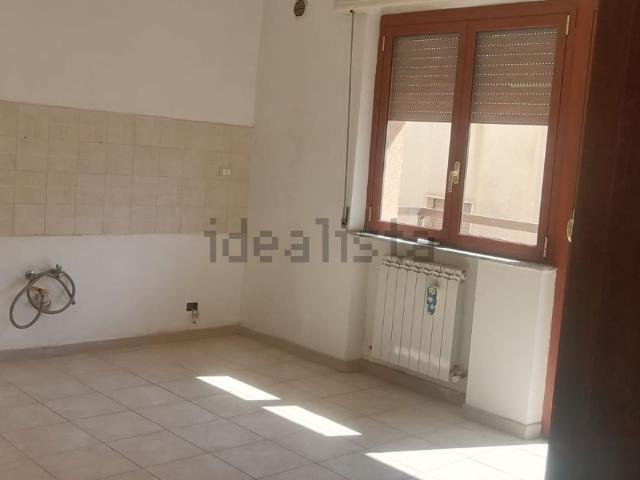 Appartamento in affitto di 180 m² in Via Monsignor Enrico Montalbetti, 37