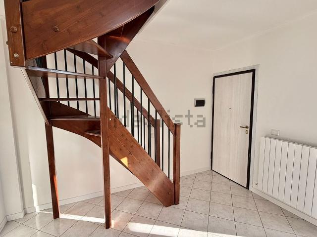 Appartamento in affitto di 180 m² in Via Mazzini, 5