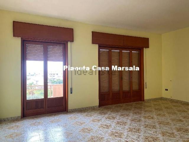 Appartamento in affitto di 180 m² in Via Salemi