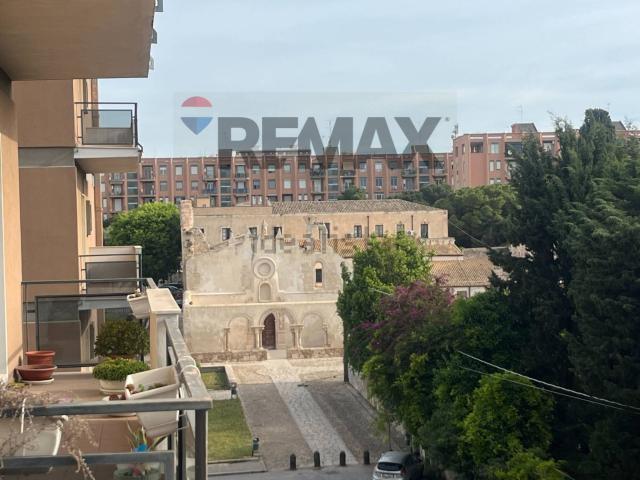 Appartamento in affitto di 180 m² in Via San Giovanni alle Catacombe, 7