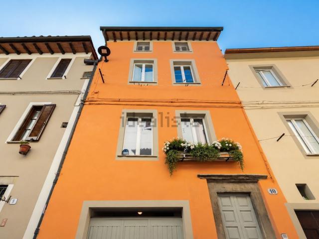 Appartamento in affitto di 180 m² in Via Sant&apos Angelo
